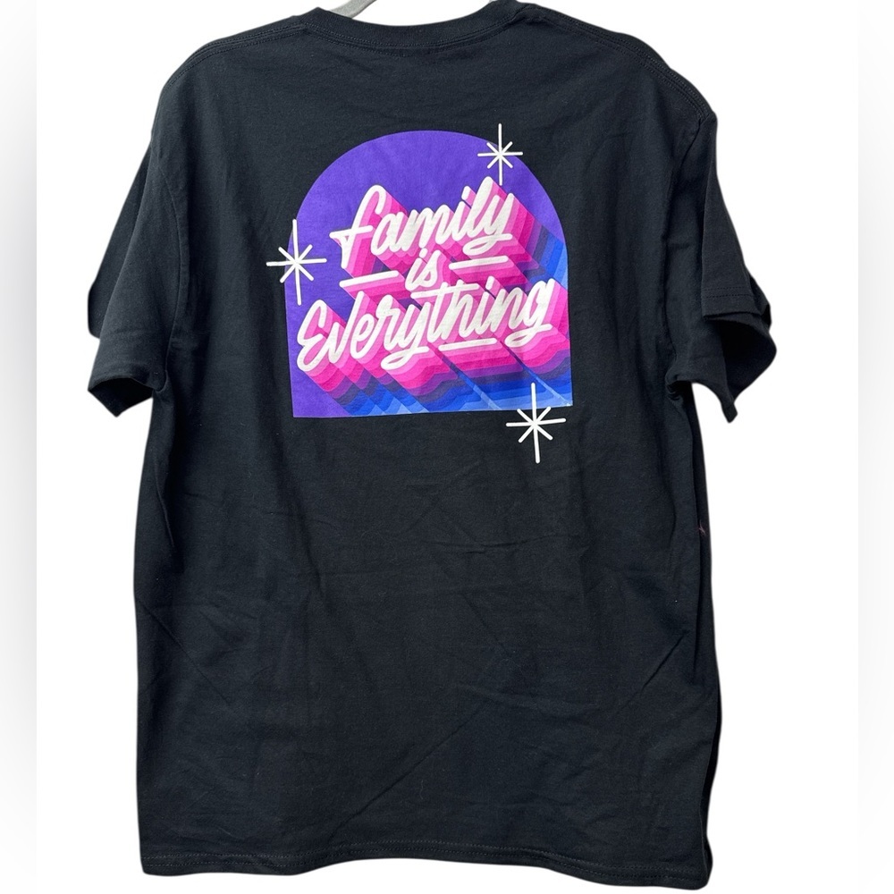 Limited Edition Taco Bell x It’s a Living "Family Is Everything" T-Shirt Size L